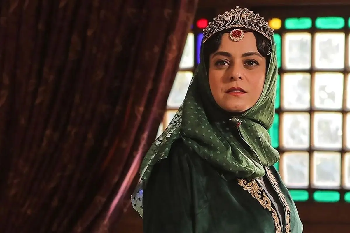 رونمایی غزل شاکری از خواهر دوقلو و مراسم ختم مادر هنرمند فرشته طایرپور