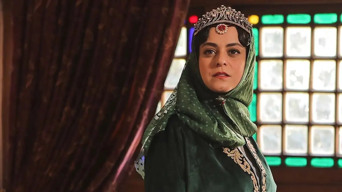 رونمایی غزل شاکری از خواهر دوقلو و مراسم ختم مادر هنرمند فرشته طایرپور