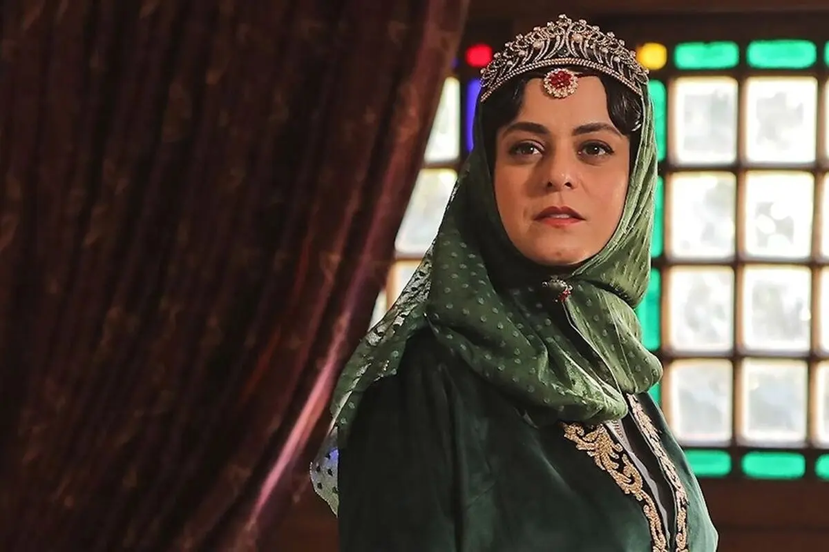 رونمایی غزل شاکری از خواهر دوقلو و مراسم ختم مادر هنرمند فرشته طایرپور