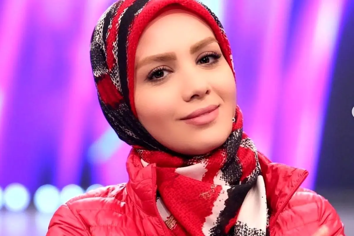 مبینا نصیری با سینی چای و قوری گل سرخ؛ خاطرات نوستالژیک خانههای قدیمی و تأکید بر رژیم قند نخورید