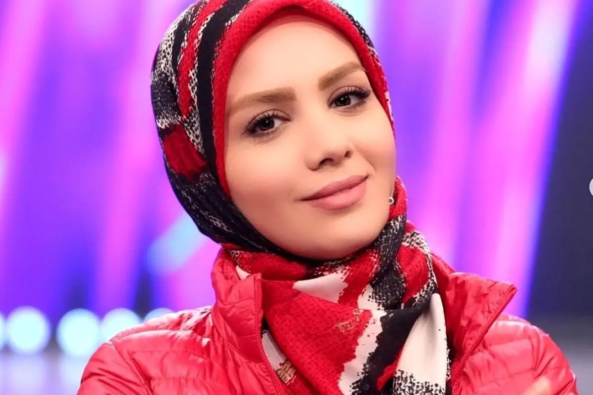مبینا نصیری با سینی چای و قوری گل سرخ؛ خاطرات نوستالژیک خانه‌های قدیمی و تأکید بر رژیم قند نخورید