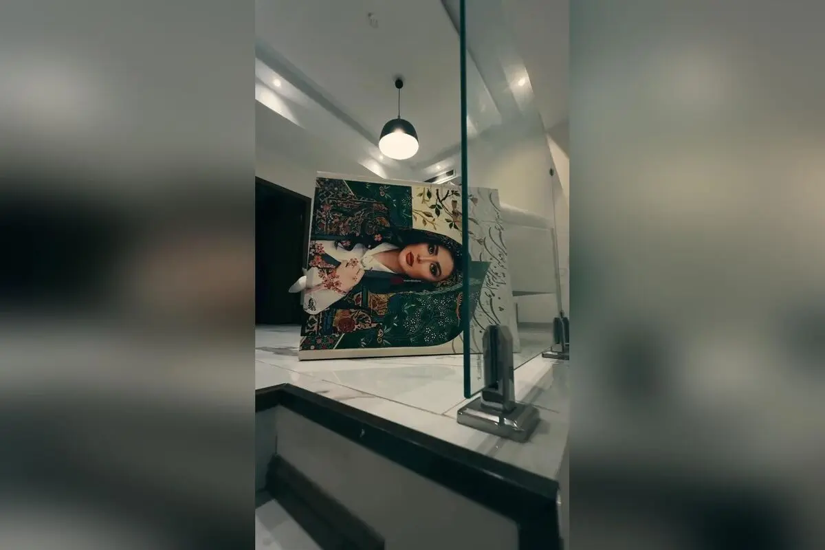 پرتو هنری مریم معصومی: تابلو خط و نقاشی با احساس عاشقانه و طراحی منحصربه‌فرد