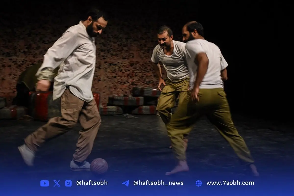 تئاتر جنگی «پچ پچه‌های پشت خط نبرد»؛ روایت واقعی از صحنه‌های زندگی در دل جنگ و اثرات آن بر حافظه جمعی