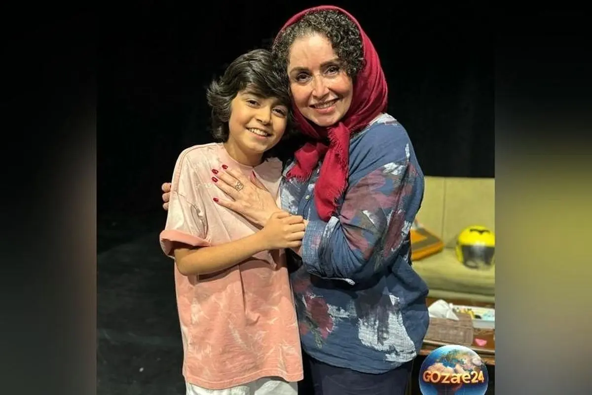 تصویر دیده نشده از ژاله صامتی و رایان سرلک در کنار اتوبوس دوطبقه انگلیسی در سریال "زیرخاکی"