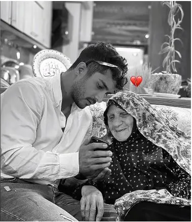 ساعد سهیلی و وداعی احساسی با مادرش؛ مراسم خاکسپاری مادر جان در کنار خانواده و عزیزان