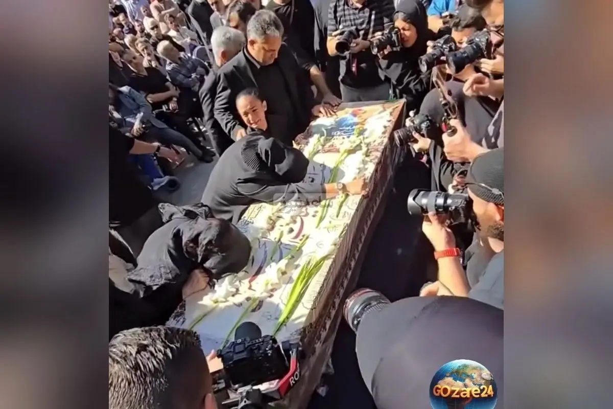 حسامالدین سراج در وداع با محمد کاسبی با آواز احساسی در مزار او + ویدئو