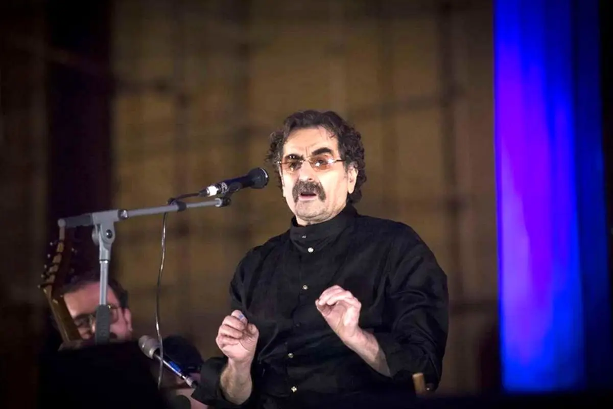 چیدمان ایرانی و اصیل خانه استاد شهرام ناظری، نمادی از هنر و فرهنگ ایرانی