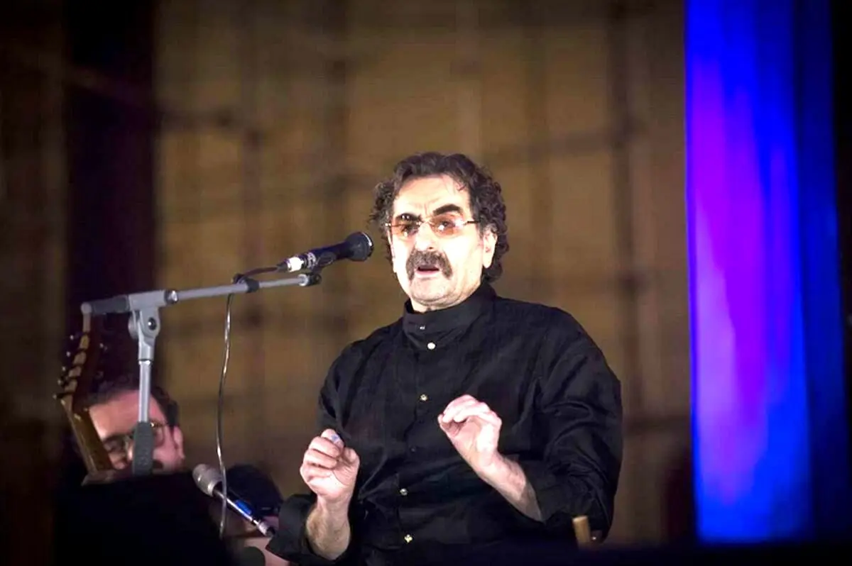 چیدمان ایرانی و اصیل خانه استاد شهرام ناظری، نمادی از هنر و فرهنگ ایرانی