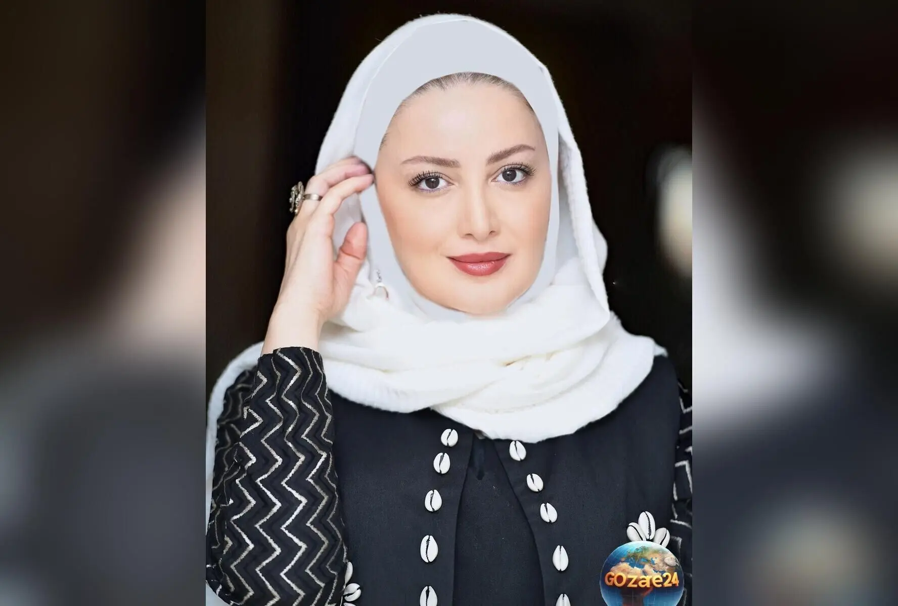 شیلا خداداد در مراسم رونمایی از کتاب جدیدش با استایل هنری و کالی‌گرافی شعری از مولانا