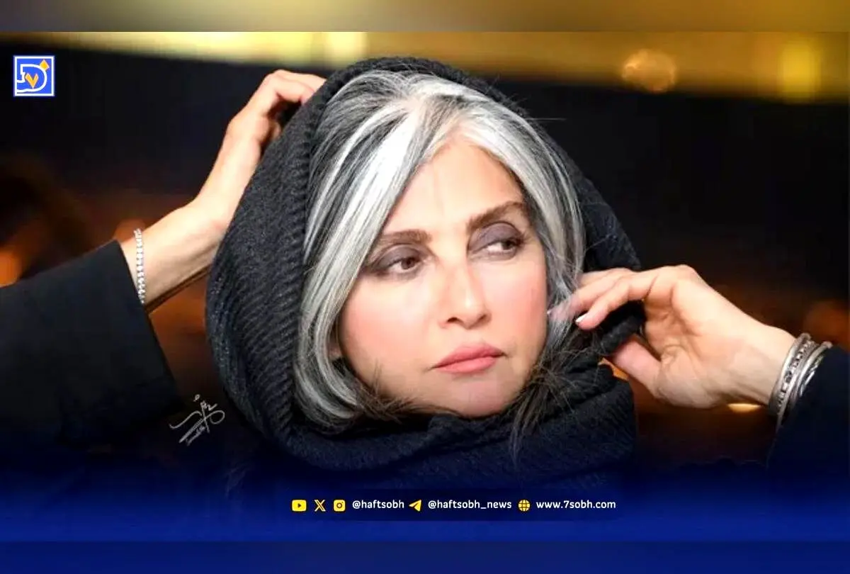 رویا جاویدنیا با استایل متفاوت و چشمگیر در جشنواره، نشان داد که سن هیچ مانعی برای جذابیت و سلیقه برتر نیست
