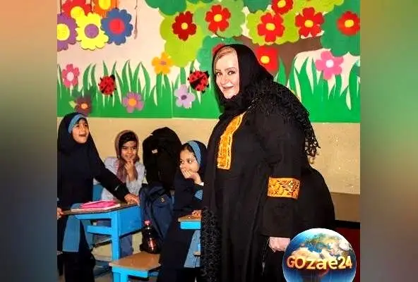 اجرای نوستالژیک «همشاگردی سلام» در فینال «جوکر» با بازی گیتی قاسمی و یادآوری خاطرات مدرسه‌های قدیمی