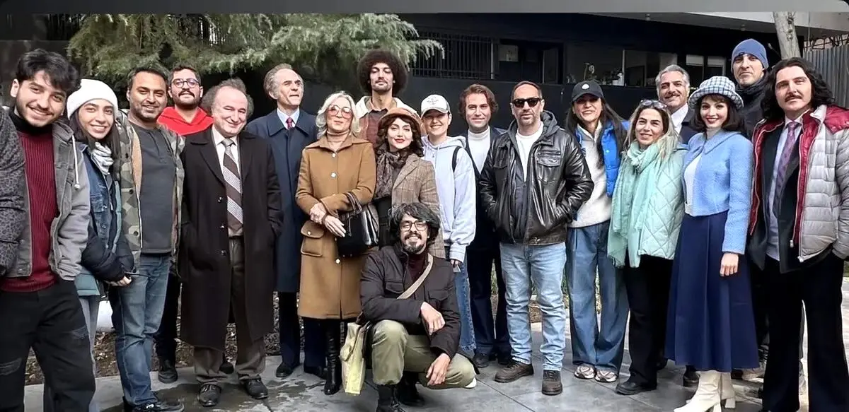 بررسی استایل بازیگران تاسیان در مراسم نمایش «جغد» + عکس‌های جذاب