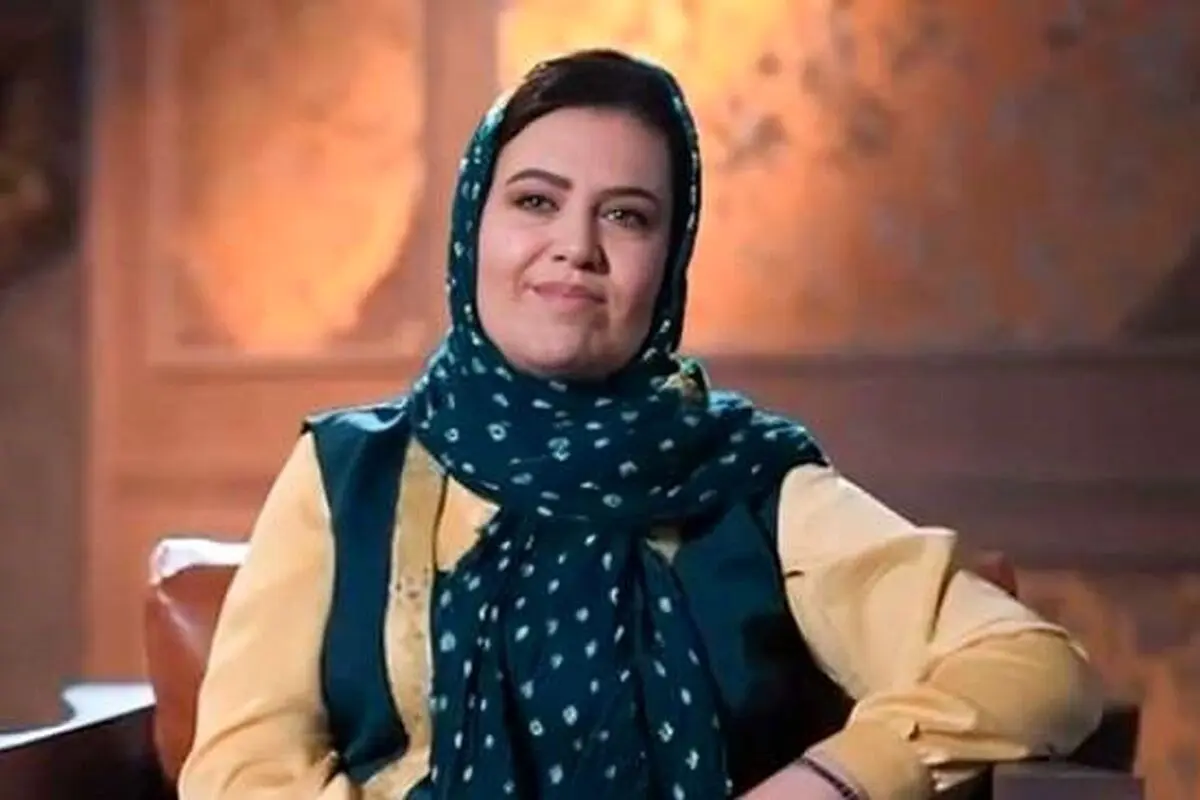 تصاویر جدید و دیدنی از گیتی قاسمی در نقش علم تاج در سریال نیسان آبی؛ بازیگر محبوب ایرانی در نقش کمدی و همسایه کنجکاو