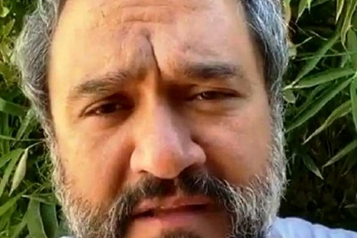 رامبد جوان در سوگ پدر؛ مجری و کارگردان پرانرژی «کارناوال» به یاد پدر فقید خود نشست