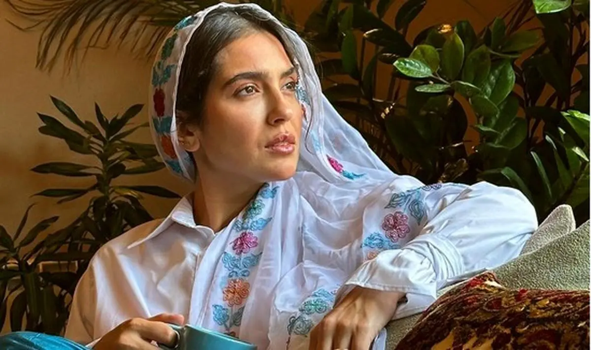 عکس احساسی مونا کرمی و نوزاد جدیدش در کنار حامی امیرسلیمانی؛ اولین تصویر دونفره زوج بازیگر