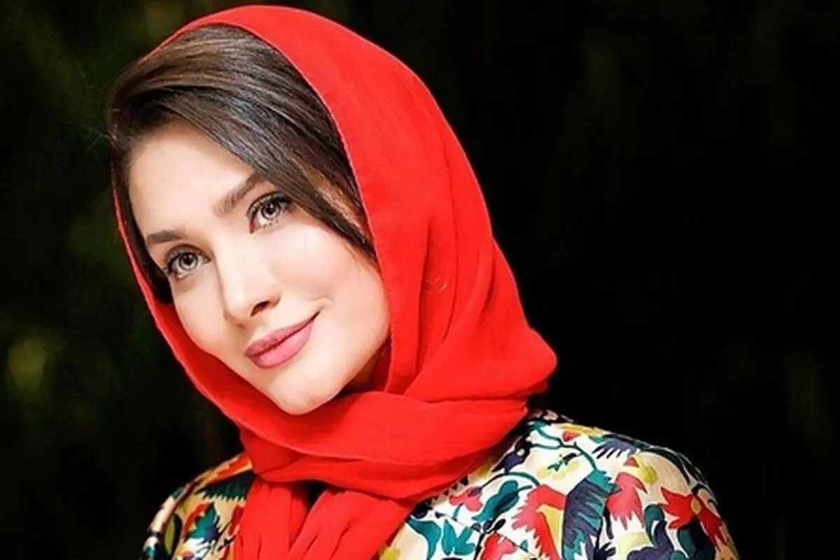 تصاویر منزل ساناز سعیدی با دکوراسیون چوبی شیک و الهام‌بخش سبک آمریکایی