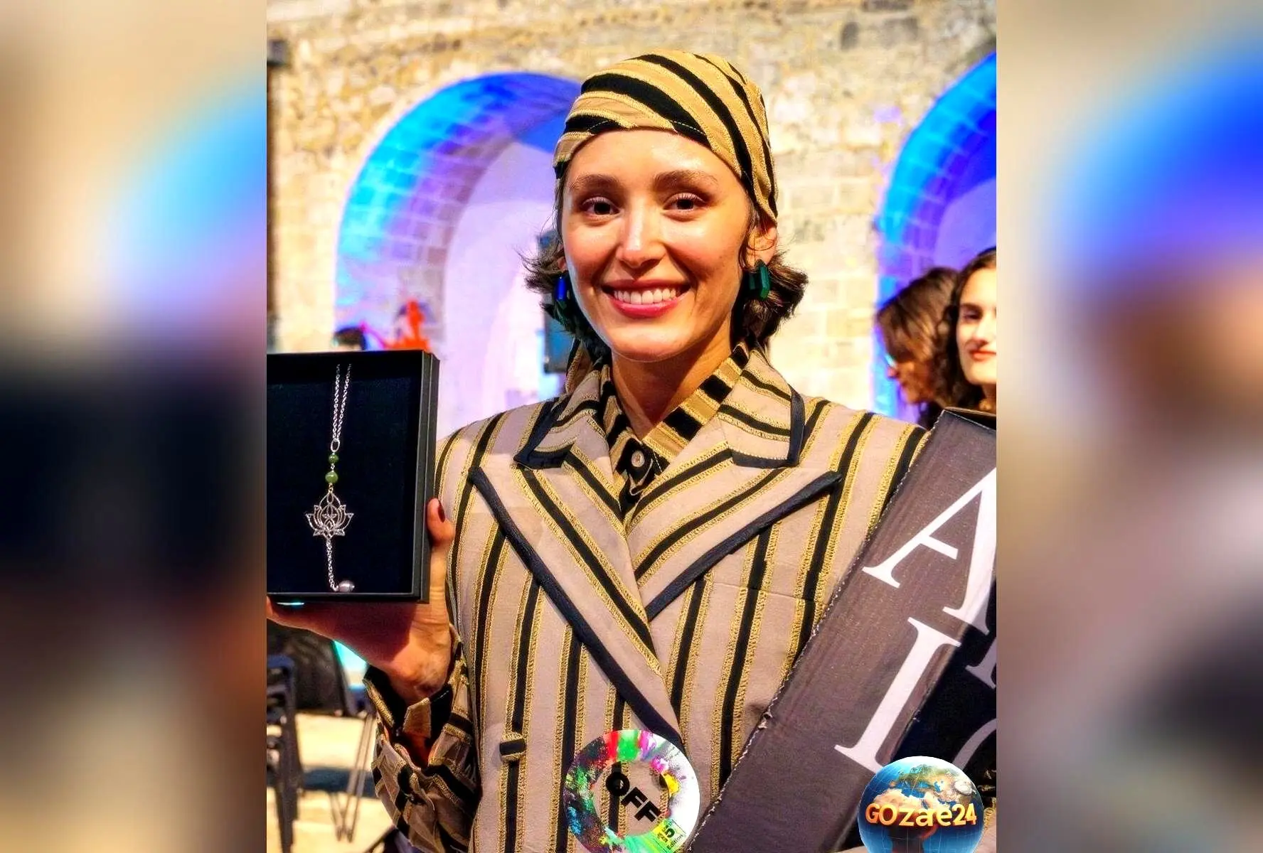 فرشته حسینی در حالت جیغ شبیه اثر هنری «جیغ» در پست تبریک تولد دوستش + عکس ضایع و بامزه