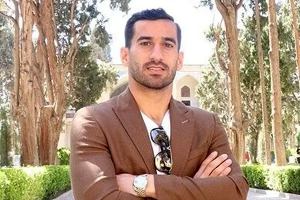 احسان حاج صفی و همسرش در ماشین عروس شیک و باکلاس + عکس لحظه خاص و رنگارنگ