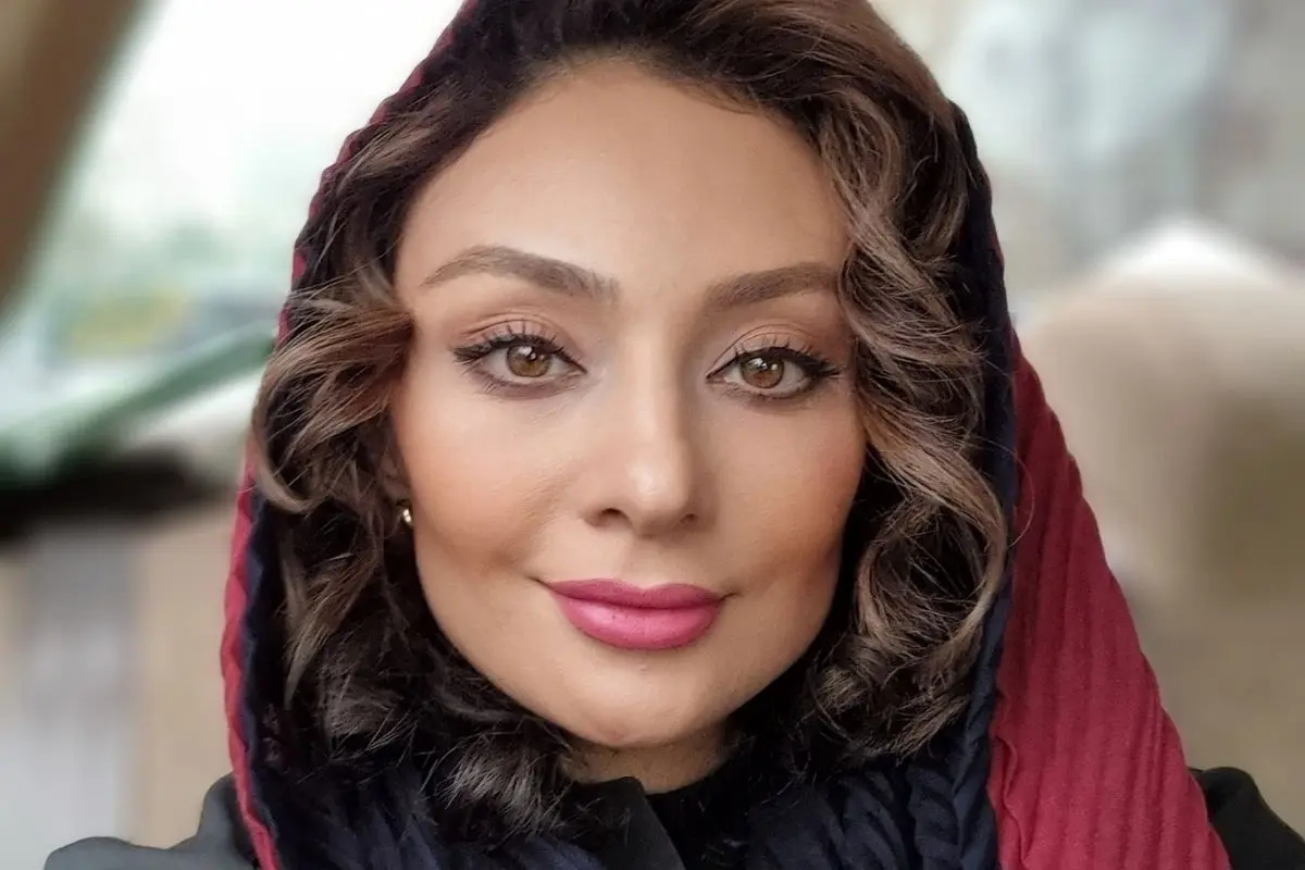 سلفی خانوادگی شاد منوچهر هادی و یکتا ناصر در پارکگردی همراه با شیطنت دخترشان
