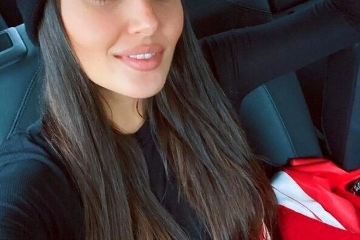 ژست و استایل عجیب هانده ارچل و خواهرش در کنار کوه و بیابان + تصاویر متفاوت