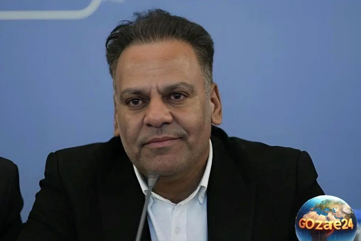 رئیس هیئت فوتبال یزد با وجود ادعای بی‌طرفی، با بازیکن پرسپولیس عکس یادگاری گرفت و جنجال‌آفرین شد