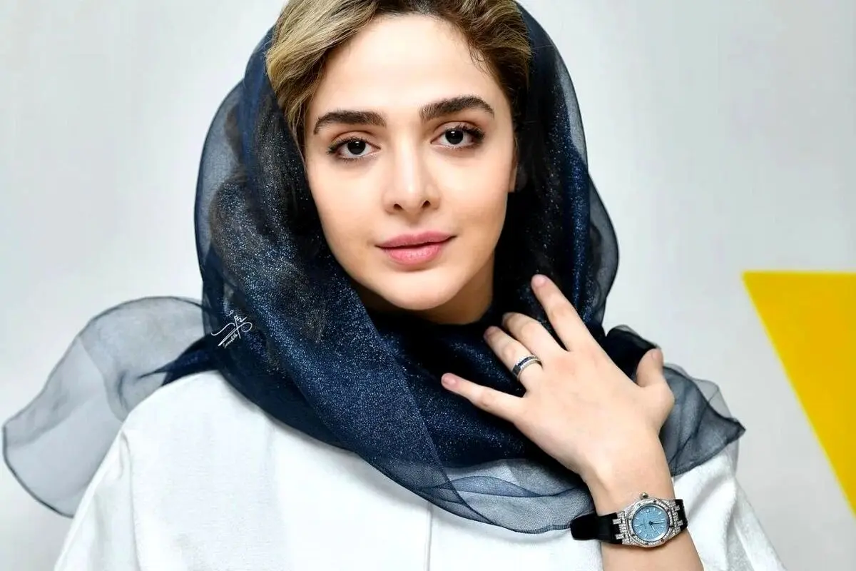 عکس جدید و جذاب المیرا دهقانی کنار دریا؛ بازیگر سریال «لحظه گرگ و میش» در کنار آبهای آرام