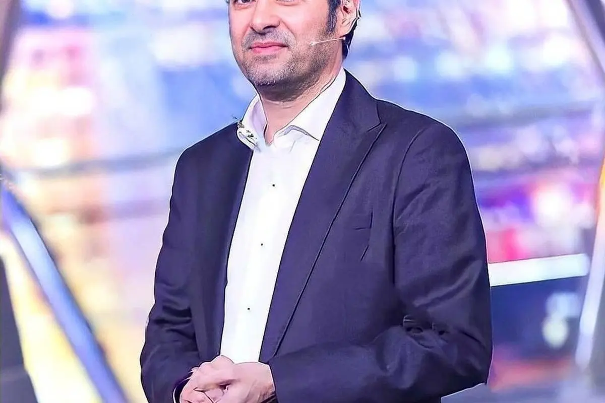 تصویر جدید و ساده سفره هفت سین شهاب حسینی در حیاط خانه؛ لحظهای دلنشین از زندگی هنری و خانوادگی بازیگر محبوب
