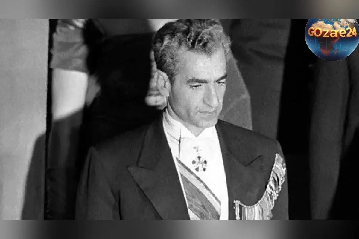 تصویر قدیمی محمدرضا پهلوی و غلامرضا تختی؛ نگاه ترسناک شاه به گریه‌های ورزشکار فقید