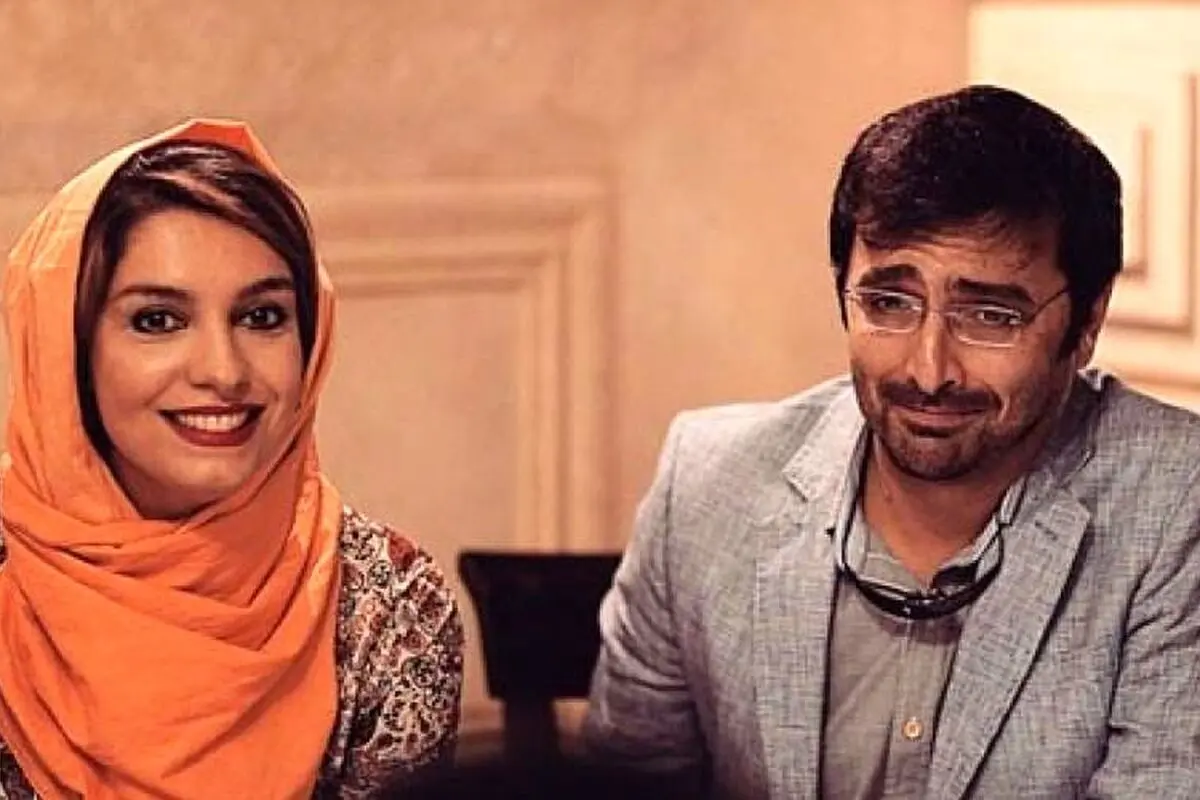 عکس قدیمی امین زندگانی دهه شصتی در کنار دوستان و خانواده در منزل خاله