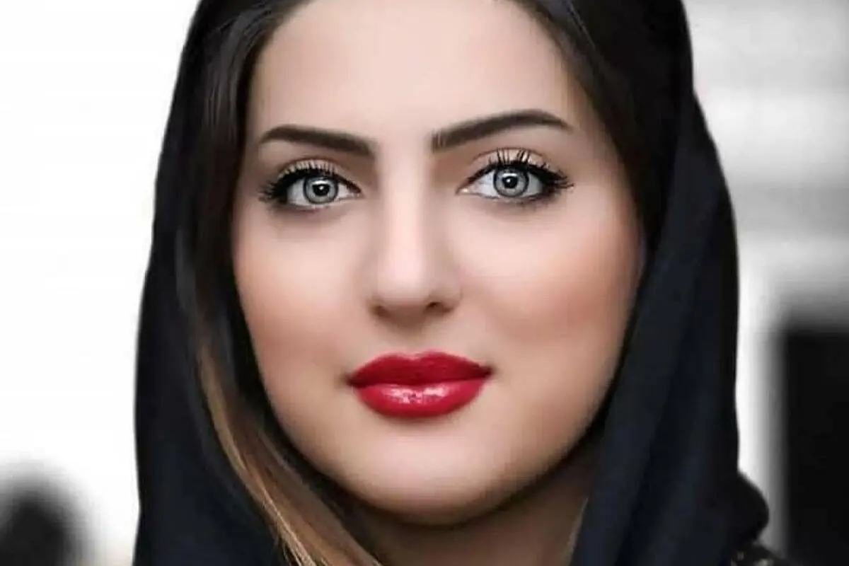 استایل مدرن و سنتی هلیا امامی با مانتو گلدوزی سنتی و شلوار جین در صفحه اینستاگرام