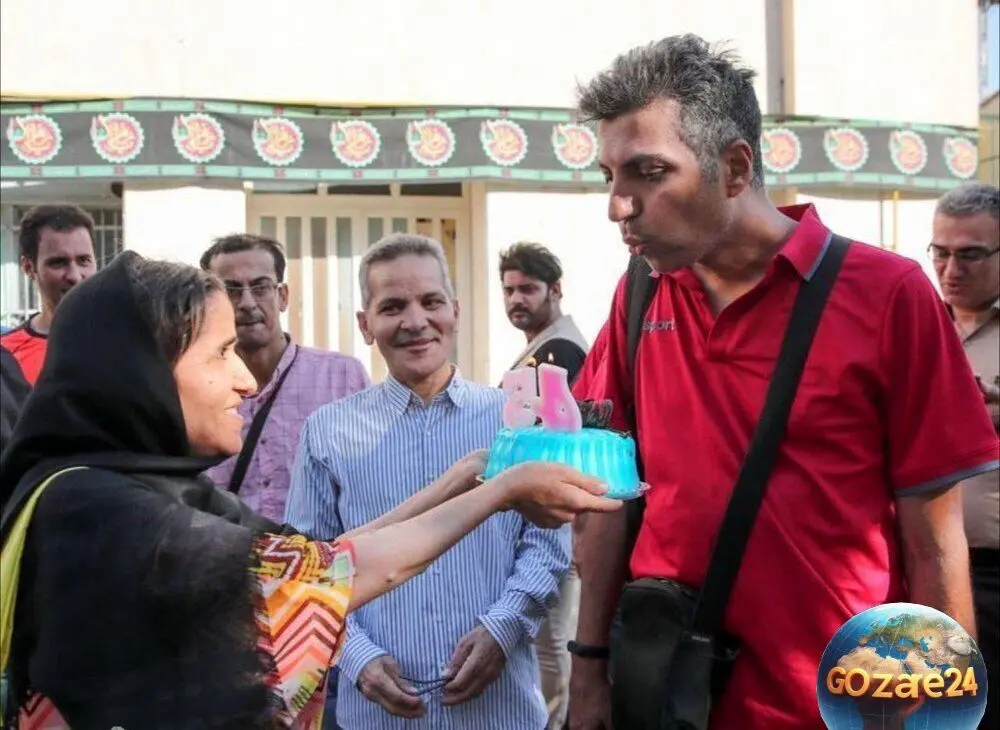 تصاویر جشن تولدهای مفصل و رنگارنگ عادل فردوسی‌پور با کیک‌های لاکچری و تم برنامه نود