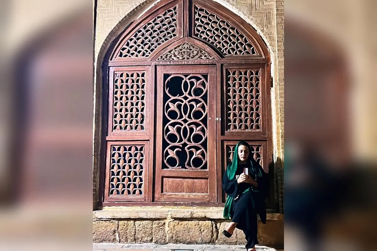 احساس امید و تجدید قوا در شب‌های تنهایی: لحظه‌ای با شبنم مقدمی در کنار حافظ و ترانه‌ای از حسین غیاثی