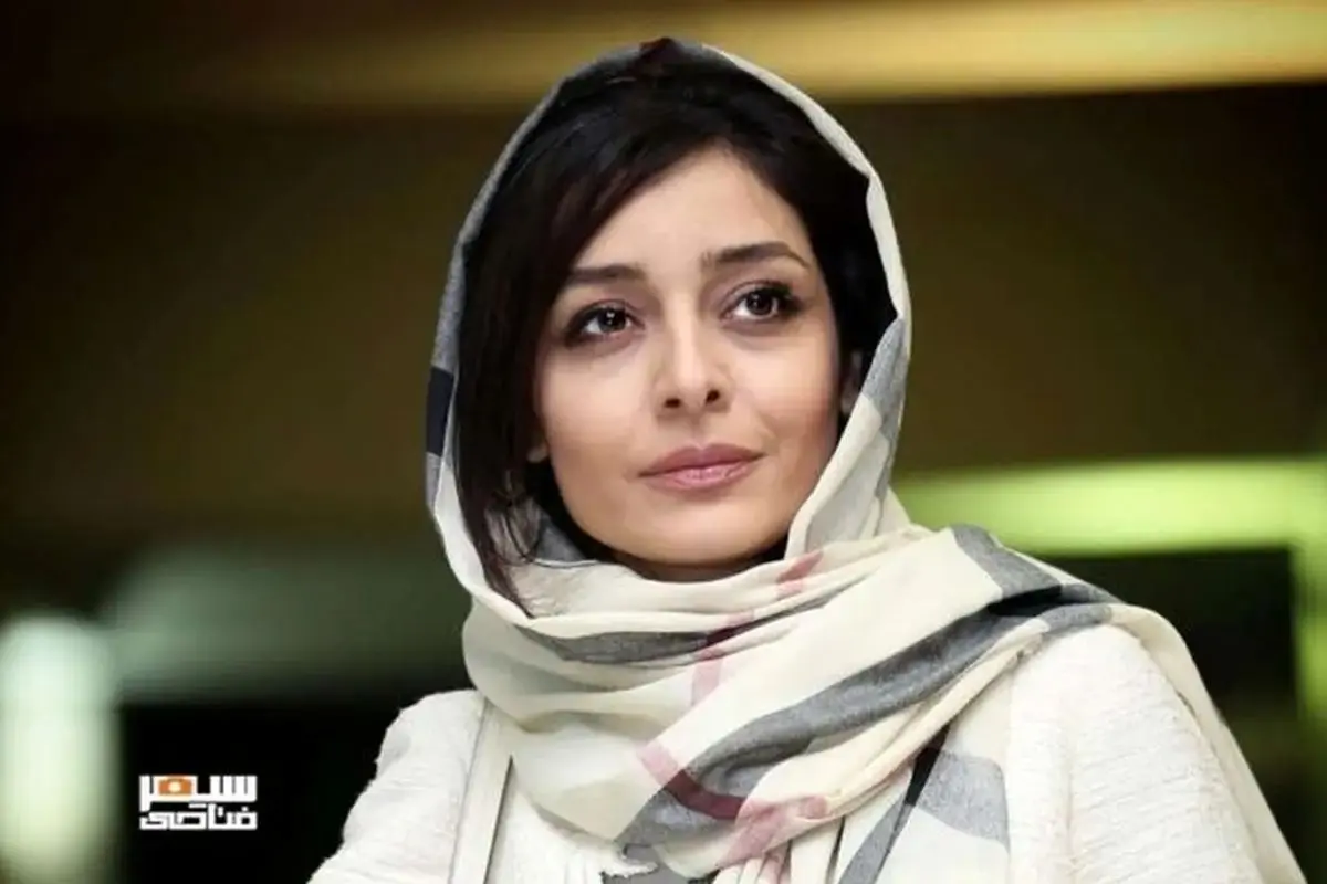 ساره بیات با آرایش اسموکی و رژلب نود در جدیدترین عکس اینستاگرام؛ جذاب و لوند به نظر می‌رسد