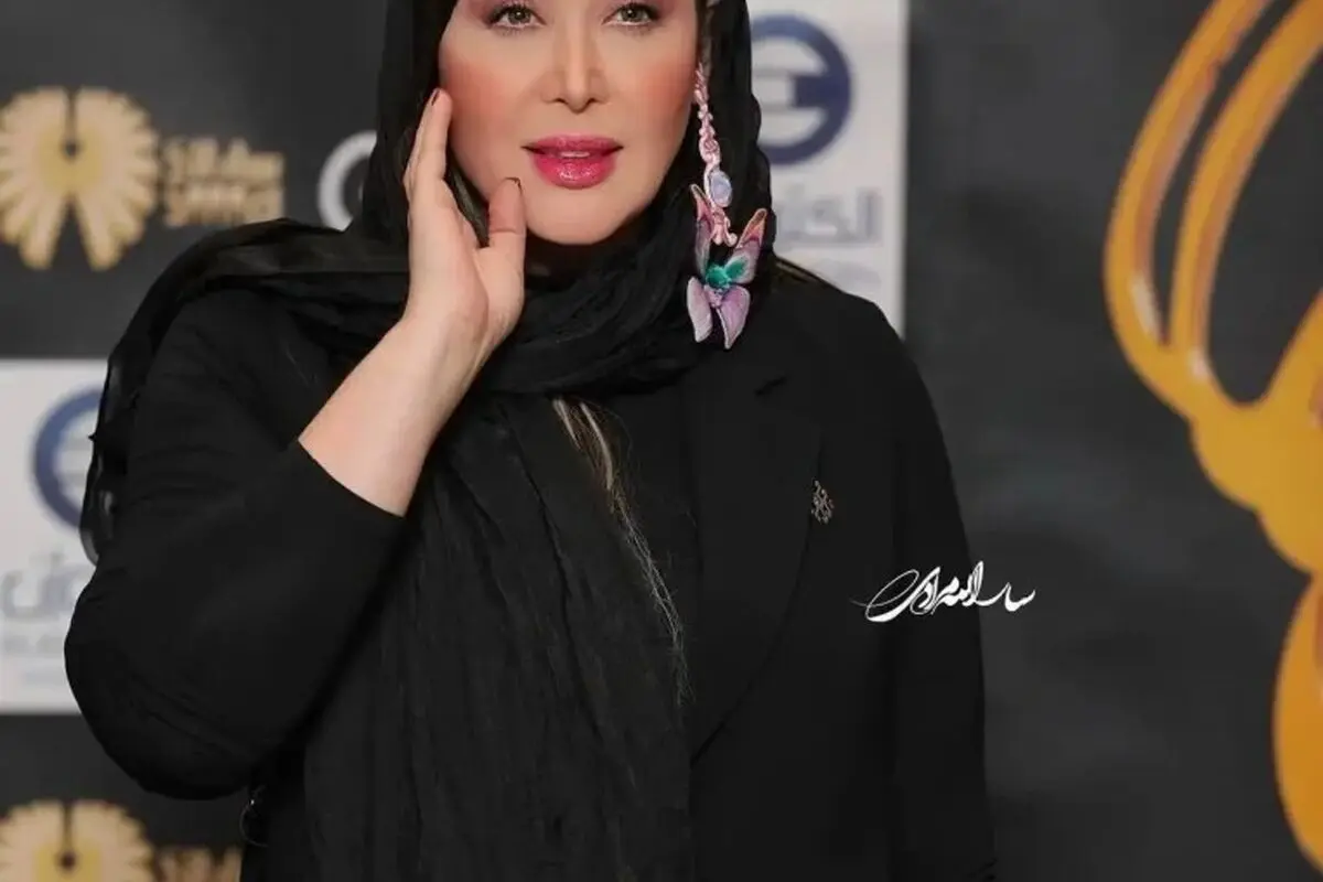 تصویر محجبه و فیلتر دار سارا منجزی پور همسر محمد علیزاده در حرم امام حسین (ع) + بیوگرافی و فعالیت‌های بازیگری