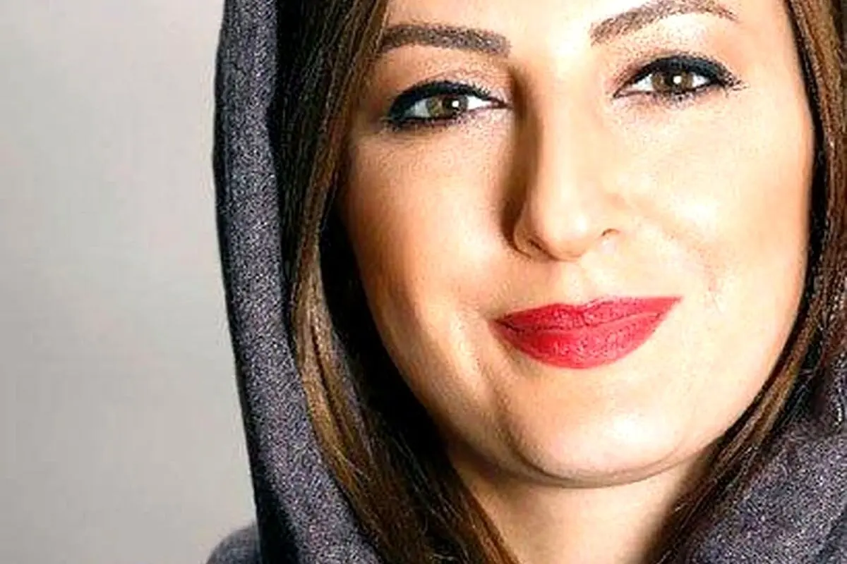 عاشقانه‌های شقایق دهقان در گلخانه‌ای زیبا و رنگارنگ با تیپ مشکی و کژوال