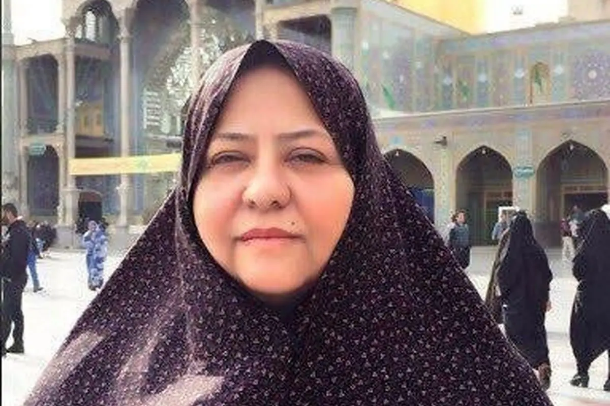 تصاویر دیدنی از سفر زیارتی بازیگران مشهور ایرانی به حرم امام رضا با پوشش متفاوت و چادرهای رنگارنگ و مشکی