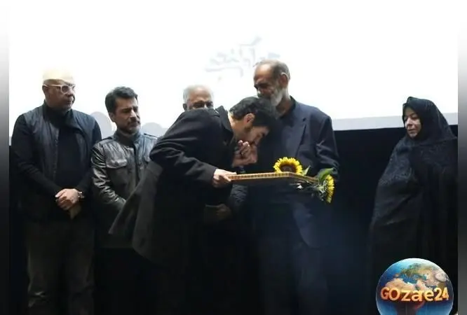 بازیگران و هنرمندان ایرانی در مراسم یادبود زنده‌یاد جواد گنجی با ادای احترام و اجرای سنج و دمام+ فیلم