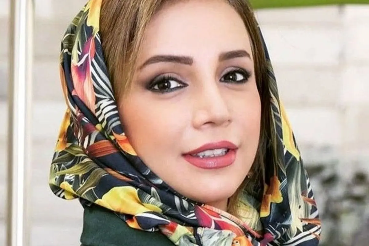 تیپ تابستانی لوکس و خنک شبنم قلیخانی با ترکیب آبی و سفید | استایل خاص و شیک بازیگر محبوب