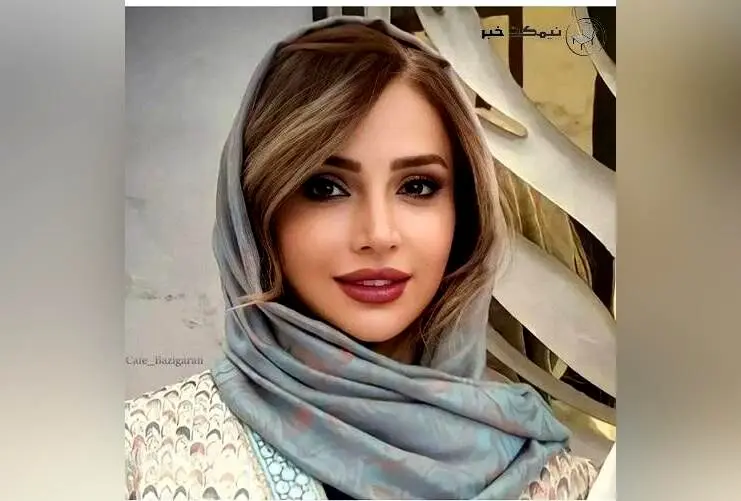 تصاویر جدید شبنم قلی‌خانی در کافه رنگارنگ دبی با دیوارهای بهاری و دکور فانتزی