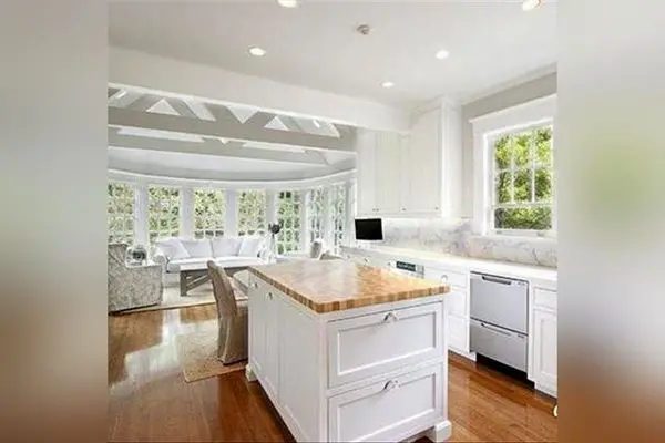 آشپزخانه مدرن و لوکس تیلور سوئیفت: نکات طراحی، دکوراسیون و ایده‌های جذاب برای خانه شما