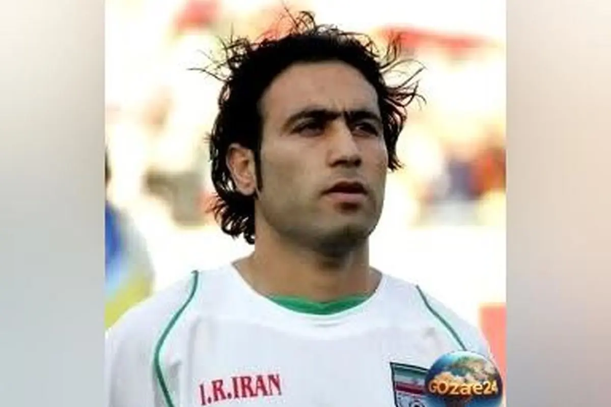 عکس نادر از مهدی مهدویکیا در نوجوانی در تمرین تیم بانک ملی با مربی علی دوستیمهر