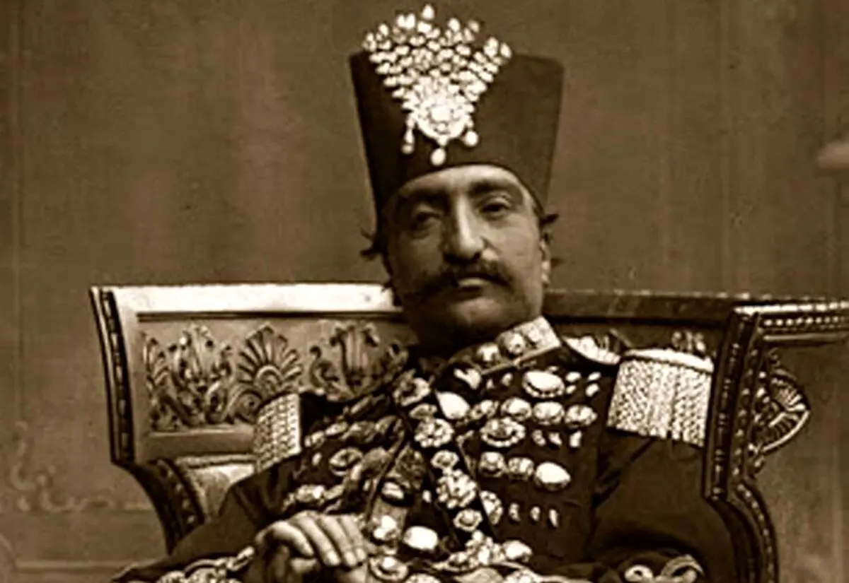 تصویر نادر از زنان ناصرالدین شاه قاجار در باغچه قصر: انیس‌الدوله، گلین خانم و باقری در کنار هم