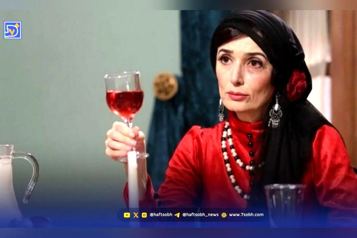 بیوگرافی آتنه فقیه نصیری، بازیگر محبوب و مادر در مقابل بیماری MS، ماجرای ازدواج با فریبرز عرب نیا و زندگی پرچالش