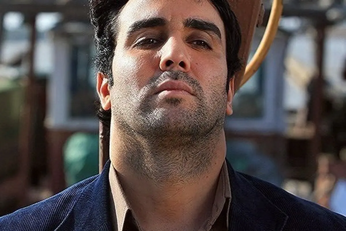 استایل نوستالژیک و دهه 80 پوریا پورسرخ؛ نگاهی به زندگی و حرفه بازیگر محبوب ایرانی