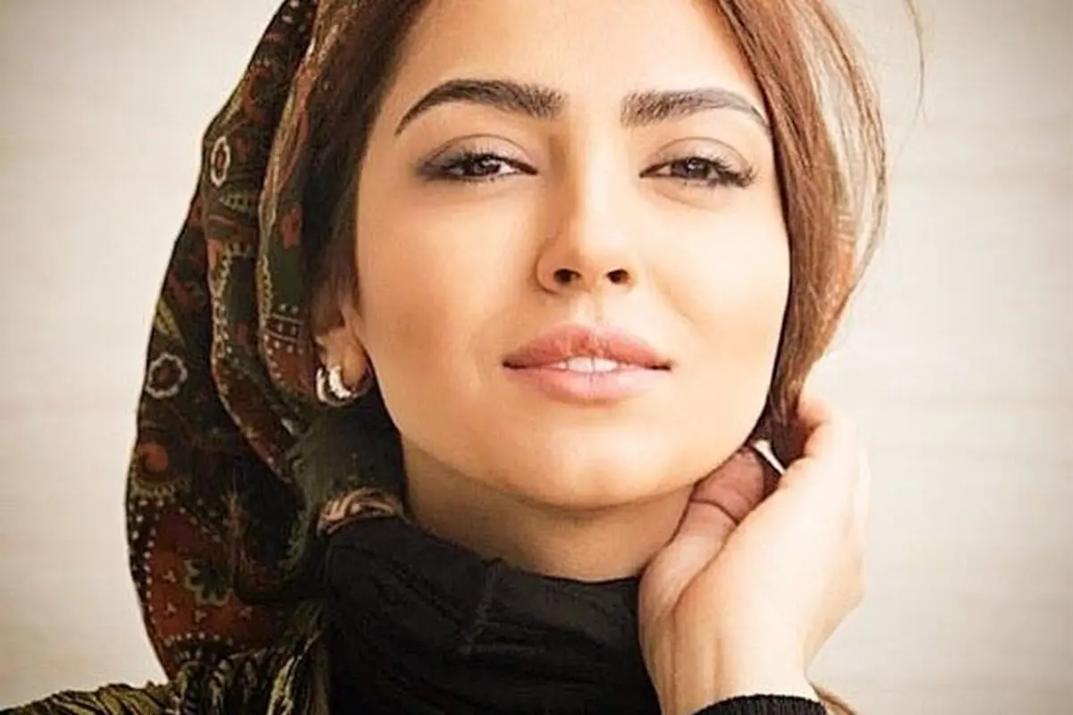 مونا کرمی با استایل هندی در هند؛ عکس جدید و بی‌نظیر بازیگر سریال حوالی پاییز