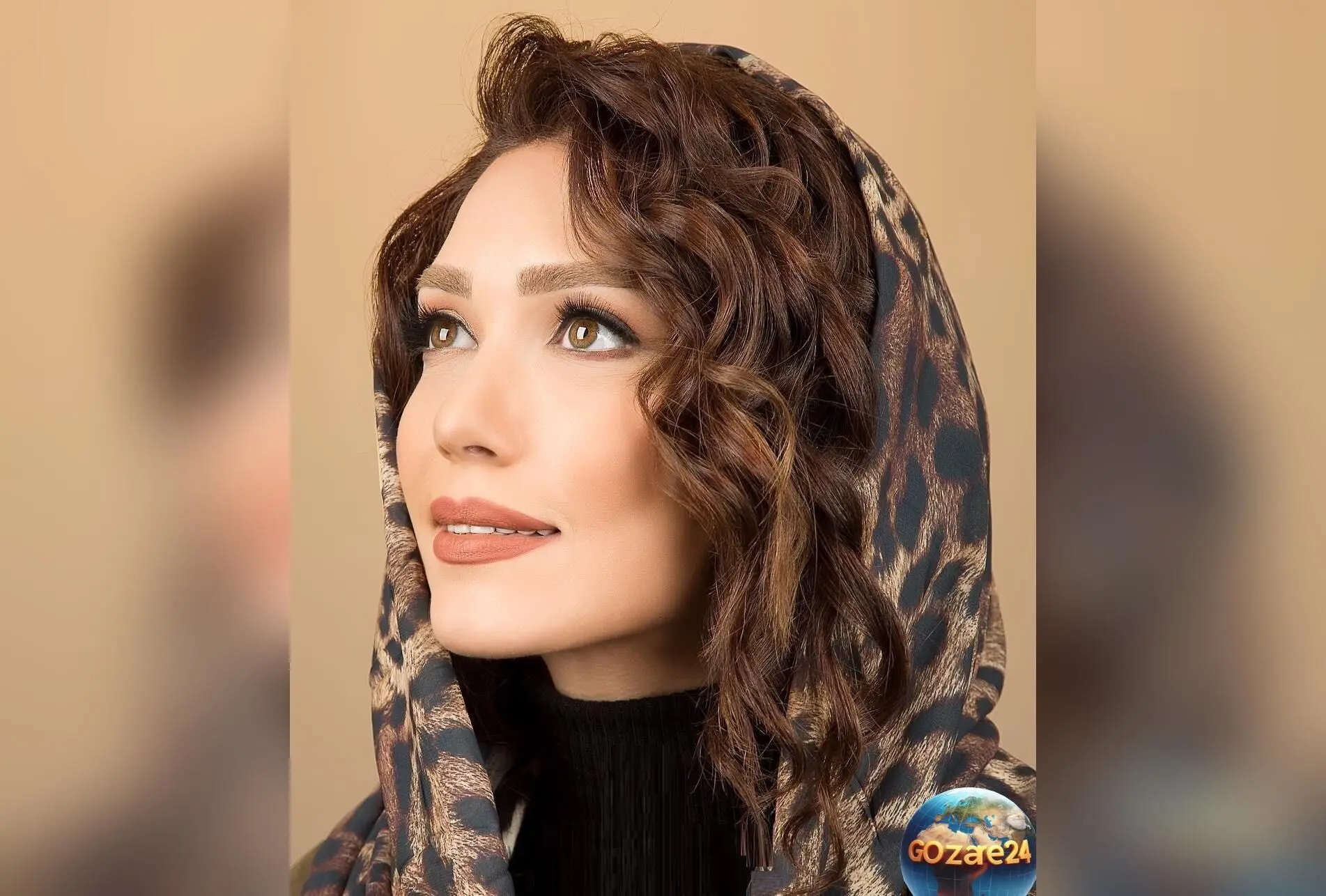 استایل خیابانی و شیک شهرزاد کمال‌زاده مقابل خانه ویلایی با معماری بی‌نظیر و پیام عمیق در اینستاگرام