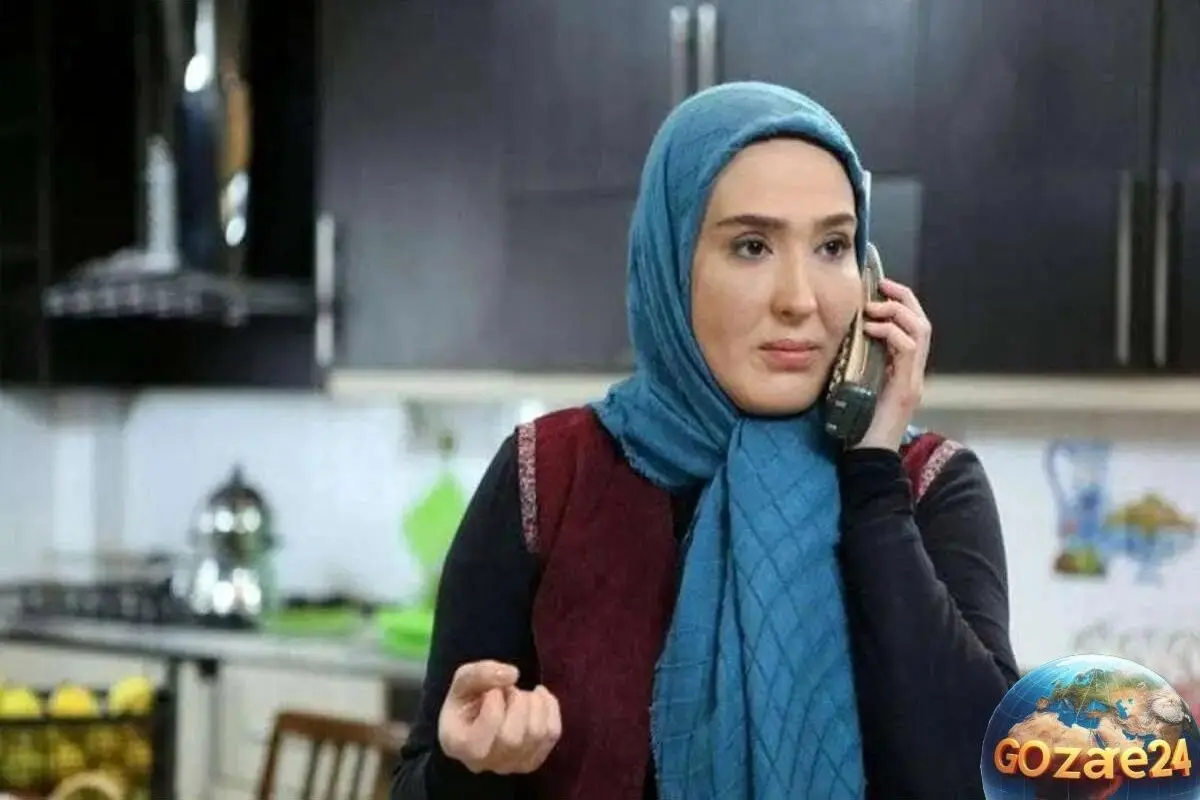 مدل مانتو مزونی و اعیونی زهره فکور صبور با سنگ دوزی طلایی | عکس‌های جدید و استایل شیک