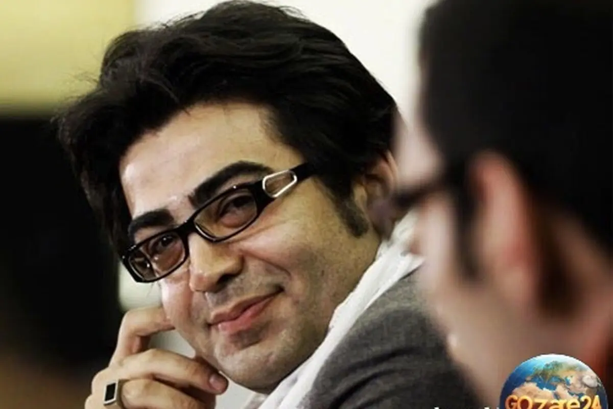 فرزاد حسنی به مهران مدیری: انگار زور می‌خواهی بامزه باشی در اختتامیه جشنواره فیلم فجر