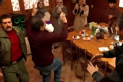 رقص مازنی اهالی پایتخت از نقی تا بهروز و رحمت و ارسطو و بهتاش| پایتخت ۷ و سکانس بامزه رقص گروهی