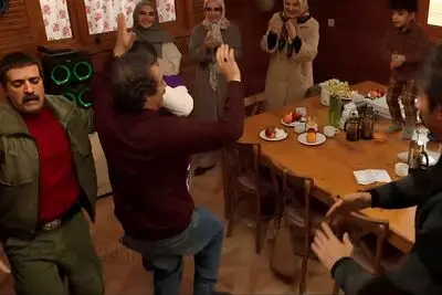 رقص مازنی اهالی پایتخت از نقی تا بهروز و رحمت و ارسطو و بهتاش| پایتخت ۷ و سکانس بامزه رقص گروهی
